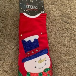 Christmas tree skirt the size is on the pictures